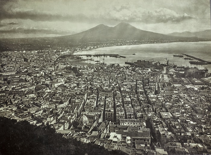 Napoli. Panorama della citt e golfo visto dalla Certosa di S. Martino (stampa del 1910 c.a.).  Fratelli Alinari - Firenze