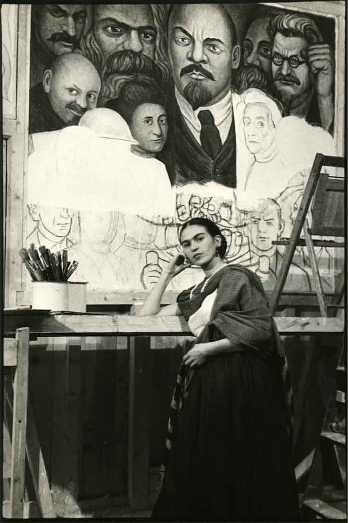 Lucienne Bloch, Frida in front of unfinished unity panel, New Workers School, NY.  Lucienne Bloch
