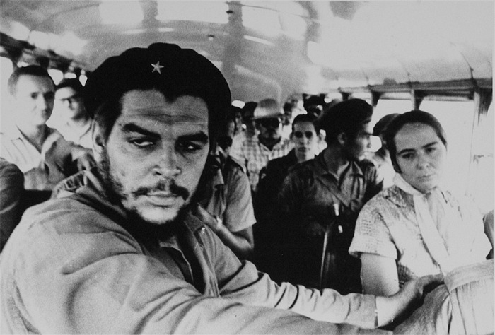 Alberto Korda, Ernesto Che Guevara Ministro Omnibus.  Alberto Korda