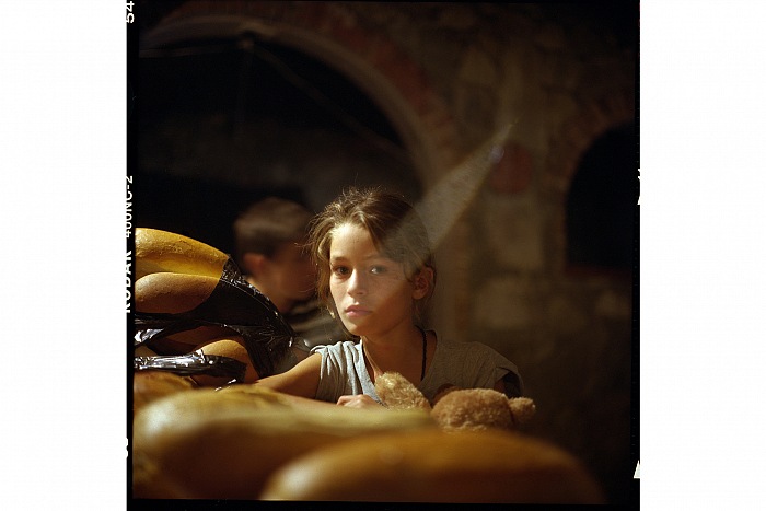 Rena Effendi, Anastasia Vanishvili, 11 anni, rifugiata da Gori, 2008, dalla mostra Donne & Fotografia.  Rena Effendi.