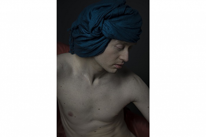 Danielle van Zadelhoff, The blue turban, 2015, dalla mostra Donne & Fotografia.  Danielle van Zadelhoff.