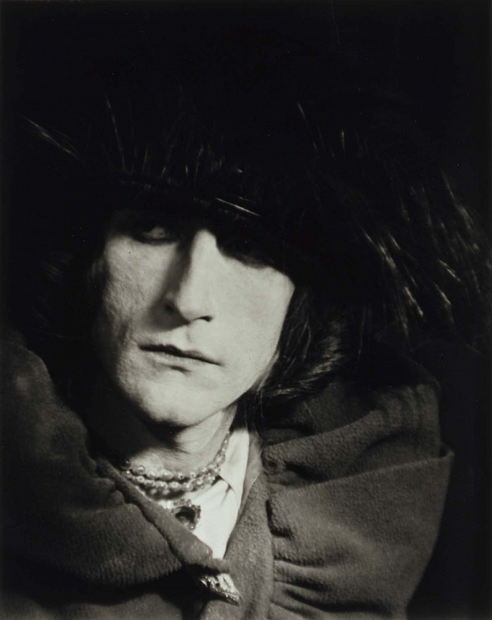 Man Ray, Marcel Duchamp dguis en Rrose Slavy, 1921. Fotografia / photograph
new print, 1980.  Man Ray Trust by SIAE 2018