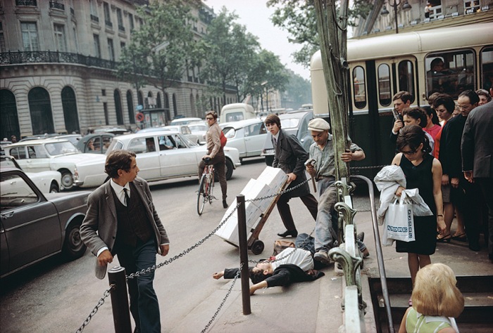 Joel Meyerowitz, Paris, France, 1967.  Joel Meyerowitz. Courtesy Polka Galerie