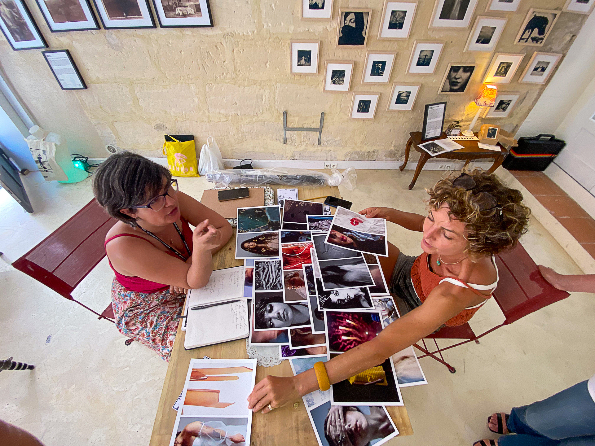 Un momento delle letture portfolio di FPmag curate da Palermofoto.  Salvo Veneziano.