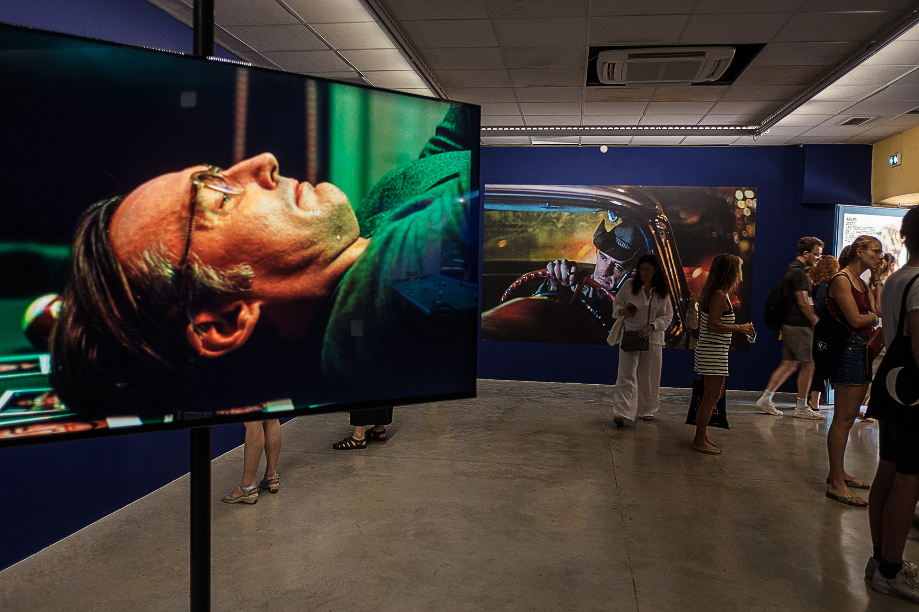 Un momento della vista alla mostra My Polaroid Friends di Wim Wenders.  Salvo Veneziano.