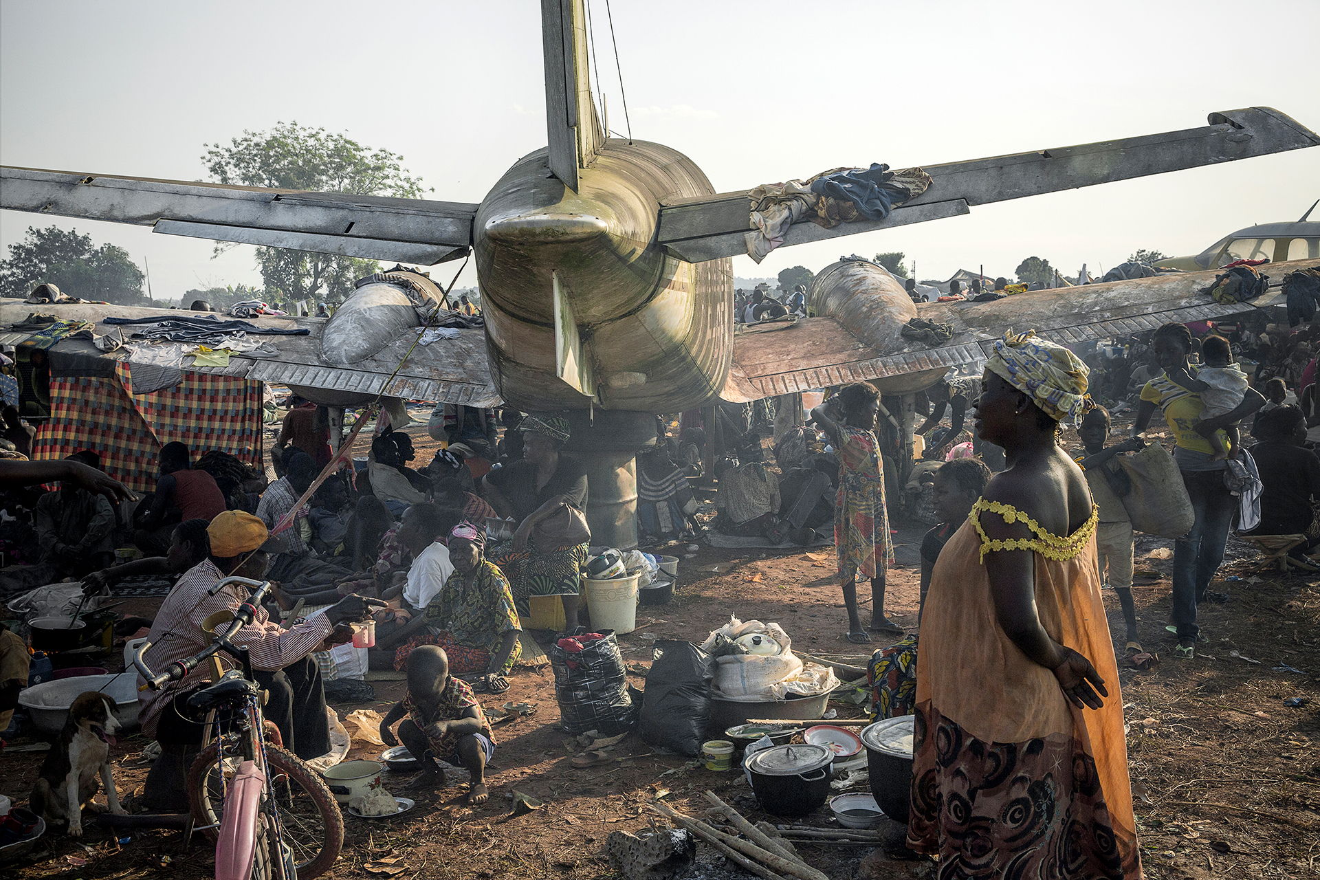 A camp built by some 100,000 internally displaced people (IDP) near Bangui's Mpoko airport, who took refuge here due to the French army presence nearby..  William Daniels/Panos Pictures.