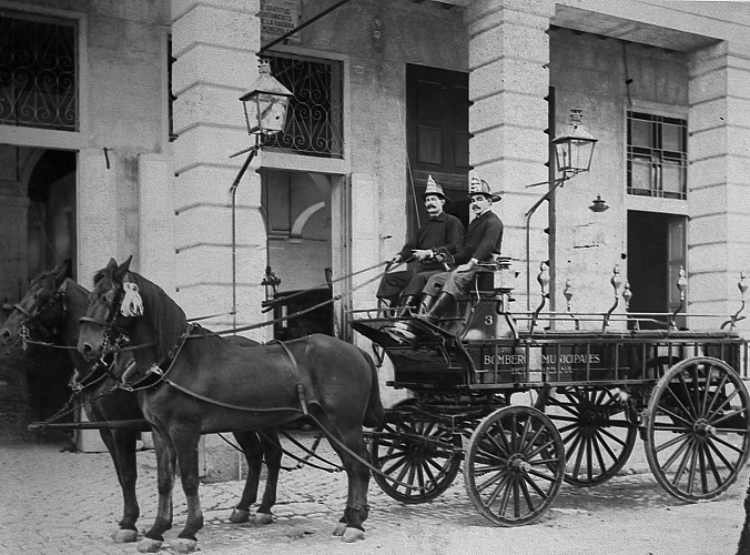 Autore sconosciut, Vigili del fuoco del Municipio n 3 dellAvana, 1895 circa.