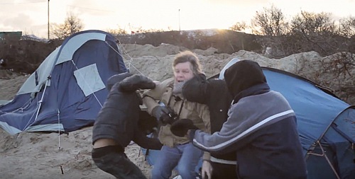 Film-maker assaliti a Calais