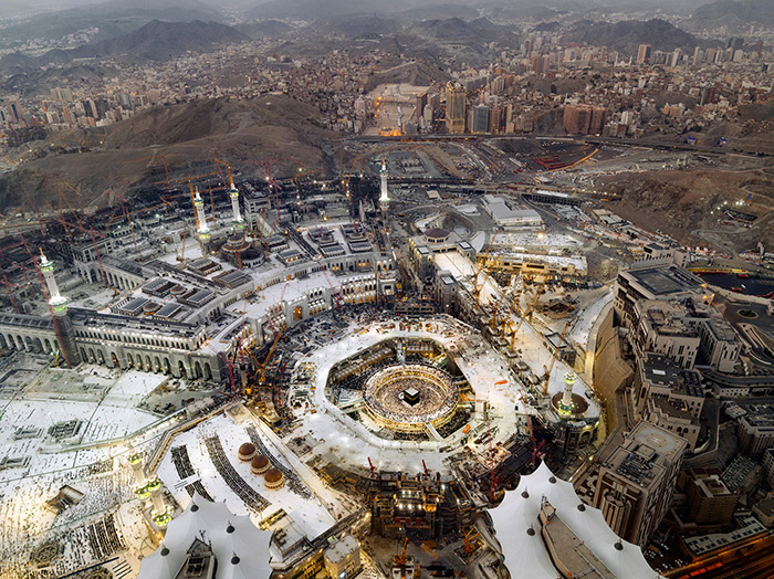 Dalla mostra Mega Mecca di Luca Locatelli esposta nell'ambito di Cortona On The Move 2016.  Luca Locatelli/Institute for New York Times.