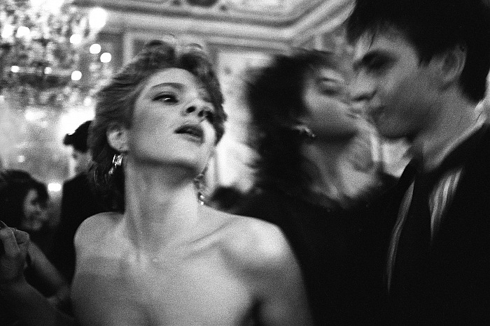 Letizia Battaglia, Capodanno a Villa Airoldi, 1985.  Letizia Battaglia.