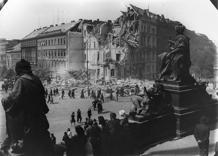 Josef Sudek, Praga, 1945.  Josef Sudek