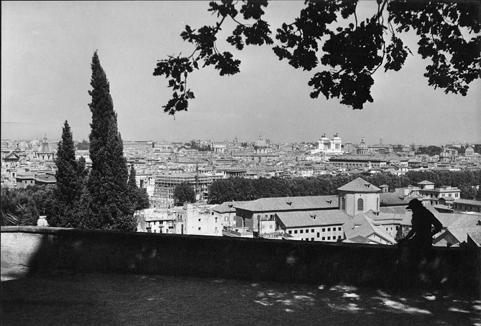 Ralph Deakin, View from the Janiculum, Gelatine silver print, 1930 circa.  Ralph Deakin / RIBA Collections