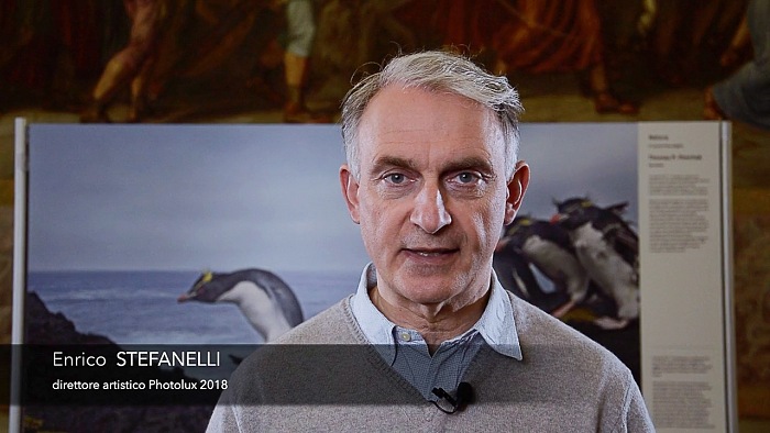 Enrico Stefanelli, direttore artistico di Photolux 2018 intervistato da FPmag nella sua Ademollo del Palazzo ducale di Lucca.  FPmag.