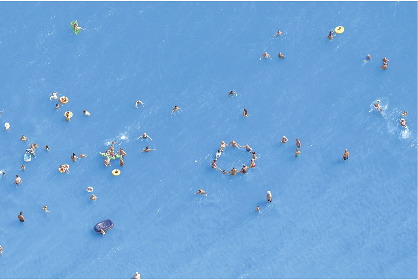 Olivo Barbieri, Adriatic Sea, staged Dancing People, 2015.  Olivo Barbieri.