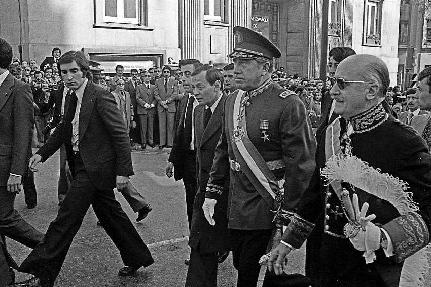 Alberto Roveri, Il funerale di Francisco Franco a Madrid, 1975.  Albert Roveri.