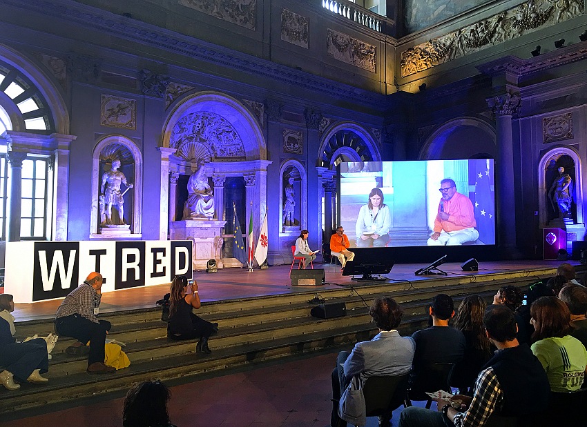 Un momento dell'incontro con Oliviero Toscani nell'ambito di Wired Next Festival, Firenze, Palazzo Vecchio, Salone dei Cinquecento, domenica 18 settembre 2016.  Mimmo Cacciuni Angelone.