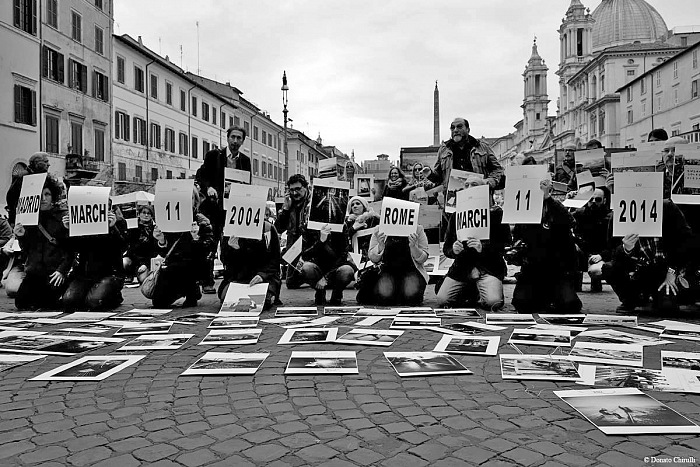 11/04 Madrid 2004 - 11/04 Rome 2014, flash mob a Roma in piazza Navona.  Donato Chirulli/courtesy Association Projet 192.
