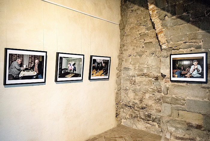 L'allestimento della mostra Golden Days Before They End di Klaus Pichler presso la Fortezza del Girifalco in occasione di Cortona On The Move 2017.  FPmag.