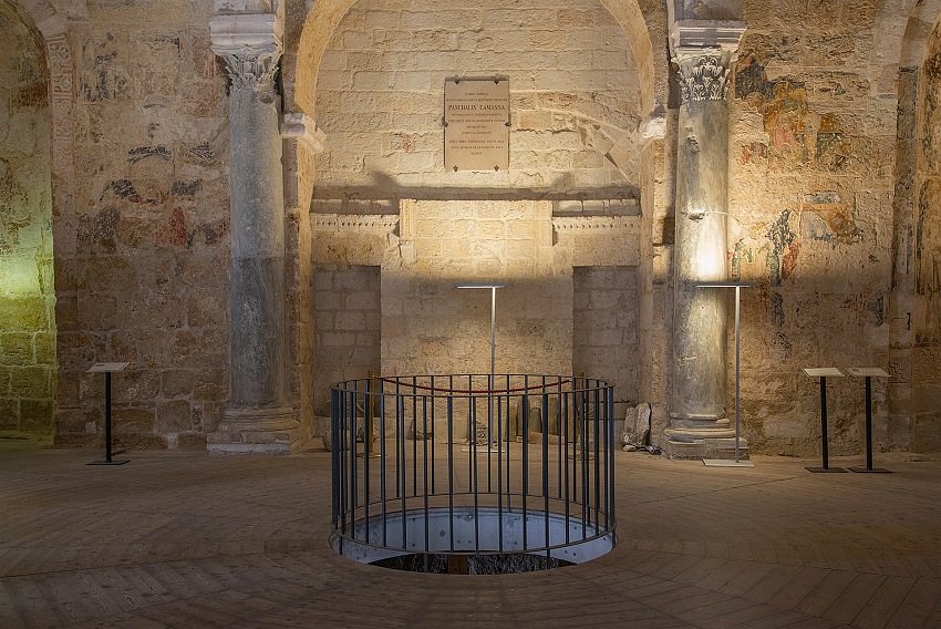 Pio Tarantini, Interno di San Giovanni al Sepolcro, Brindisi.  Pio Tarantini.
