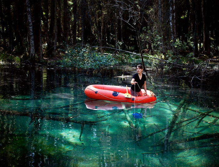Sanna Kannisto, Mineral Spring, 2015. C-print su alluminio, 106x138 cm.  Sanna Kannisto. Courtesy Metronom