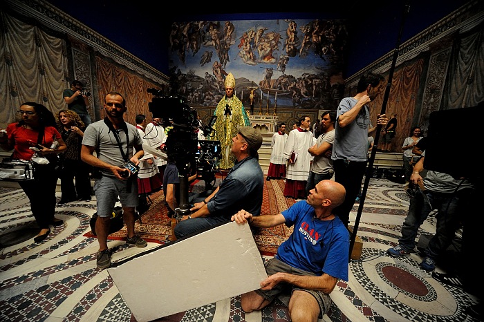 Gianni Fiorito, dal set di The Young Pope di Paolo Sorrentino, 2015. Nella foto Jude Law.  Gianni Fiorito -  WILDSIDE / Sky Italia
