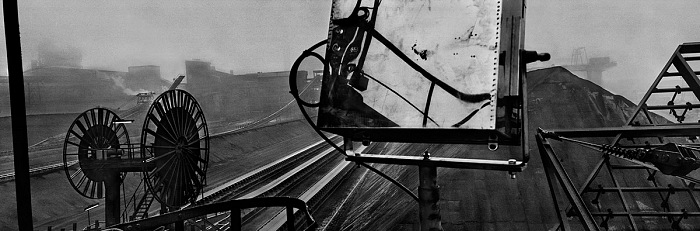 Josef Koudelka, Area di omogeneizzazione, Sollac, Dunkerque, Francia, 1987.  Josef Koudelka/Magnum Photos