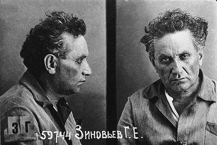 Foto segnaletica di Grigory Zinoviev dopo larresto. Dirigente bolscevico della prima ora, cadde in disgrazia allepoca delle purghe staliniane con laccusa di aver complottato con altri per uccidere Sergej Kirov, importante dirigente del Partito a Pietroburgo, 1936.  Heritage/AGF