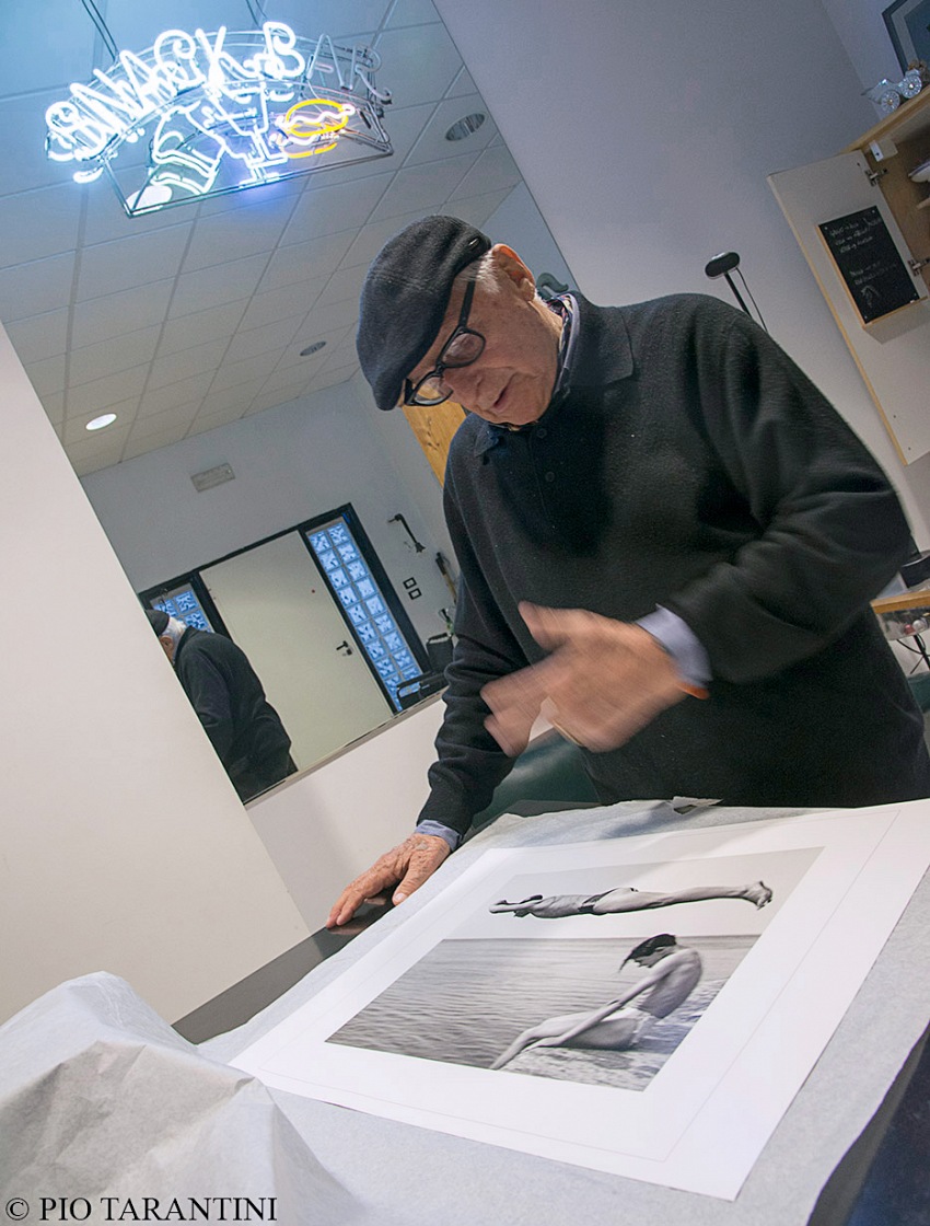 Nino Migliori nel suo studio, Bologna, ottobre 2017.  Pio Tarantini.