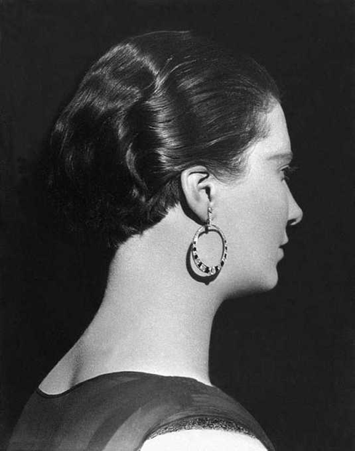 Tina Modotti, Donna con orecchino, Mxico D.F. 1928.  Tina Modotti. Courtesy Galerie Bilderwelt/Reinhard Schultz