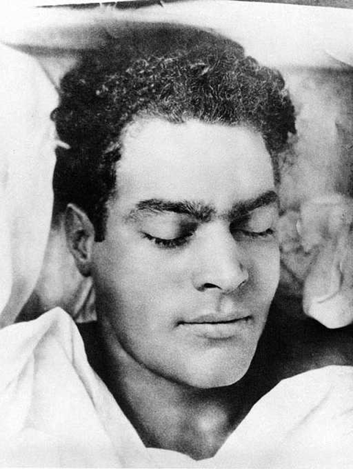 Tina Modotti, Julio Antonio Mella sul letto di morte, Mxico D.F., 11 gennaio 1929.  Tina Modotti. Courtesy Galerie Bilderwelt/Reinhard Schultz