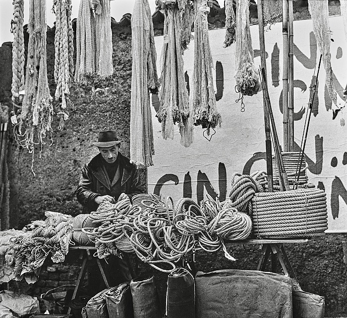 Nino De Pietro, Fiera di Sinigallia, Milano, 1960.  Raccolte Museali Fratelli Alinari (RMFA) - Archivio De Pietro, Firenze