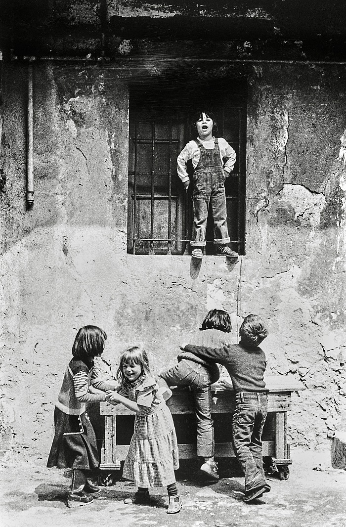Nino De Pietro, Periferia di Milano, 1950.  Raccolte Museali Fratelli Alinari (RMFA) - Archivio De Pietro, Firenze