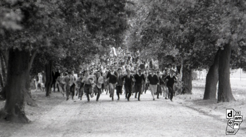 Disordini durante la Battaglia di Valle Giulia a Roma, 1 marzo 1968.  Carlo Riccardi/Archivio Carlo Riccardi.