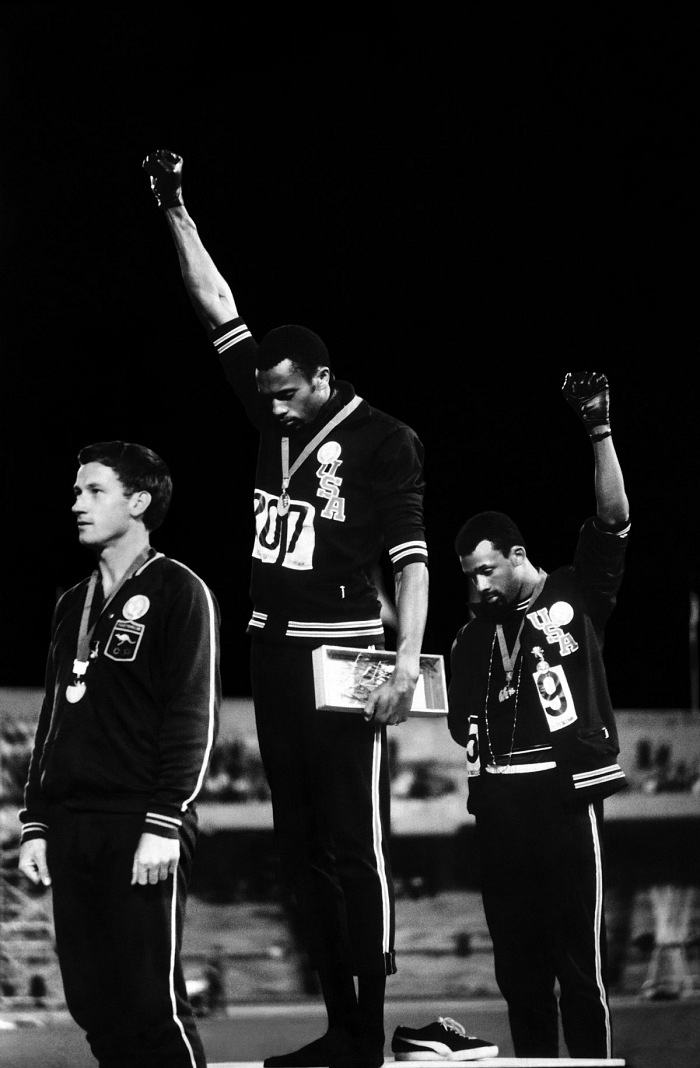 John Dominis, Saluto del Black Power alle Olimpiadi, Mexico City, 1968.  John Dominis/Time Inc