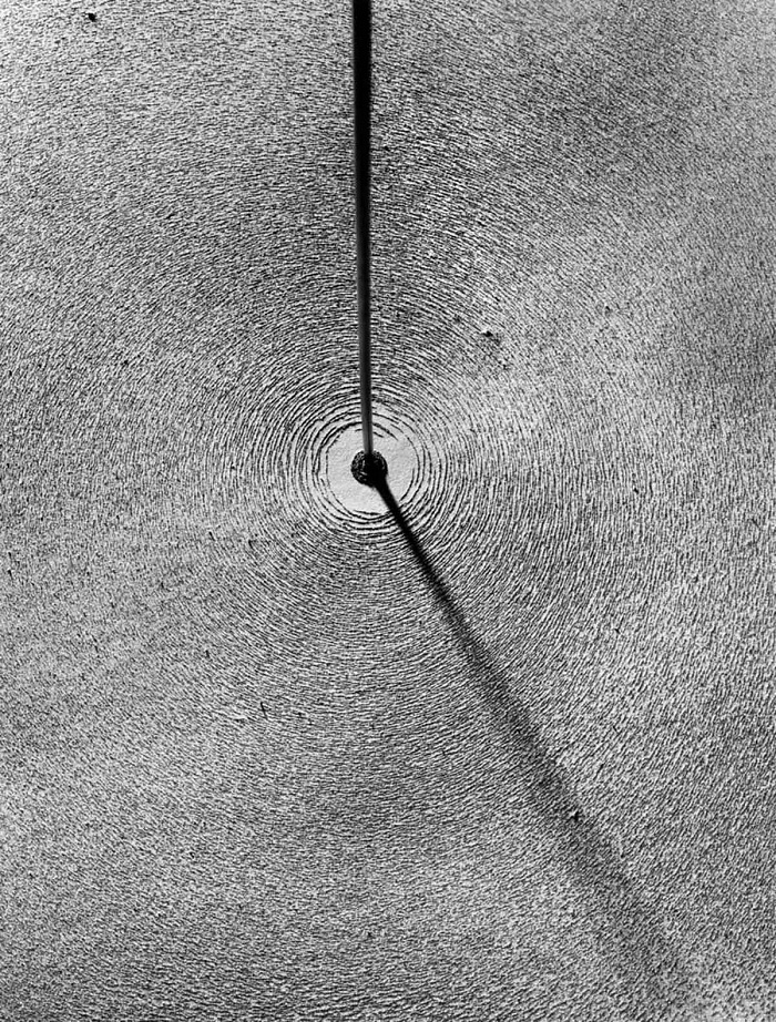Berenice Abbott, Magnetism with Steel, Rod Cambridge, Massachussets, 1958. © Berenice Abbott/Commerce Graphics/Getty Images. Courtesy of Howard Greenberg Gallery, New York