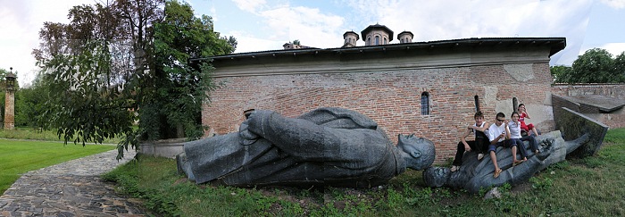 Iosif Király, Reconstruction, Mogoşoaia, Lenin, Groza, 2a, 2006 . C-print, 63x182 cm.  © Iosif Király. Courtesy Fondazione Cassa di Risparmio di Modena