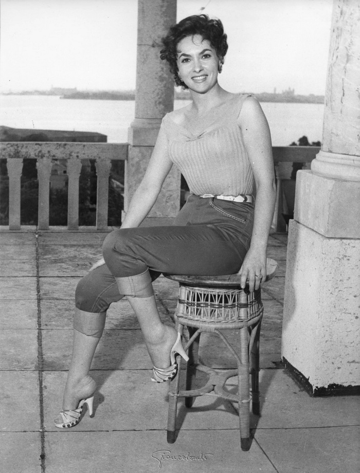 Giancolombo, Gina Lollobrigida sulla terrazza dell’Hotel Excelsior, Mostra del Cinema di Venezia, 1956. © Giancolombo