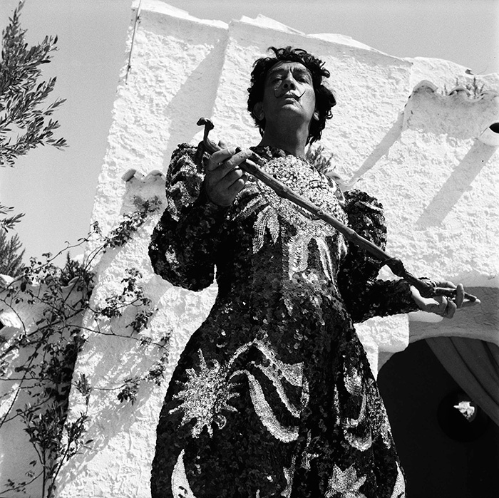 Jean Clemmer, Mise en scène, Le Clown, Port Lligat, 1962. © Jean Clemmer/Hélène Clemmer Heidsieck. © Fondacio Gala-Salvador Dalí, Figueres (2018)