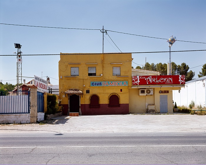 Pablo Arenas Balbontin, Club Arlequín y Club Bambola, Carretera Jaén Km 3, Nacional 200, Albacete, 2015. © Pablo Arenas Balbontin