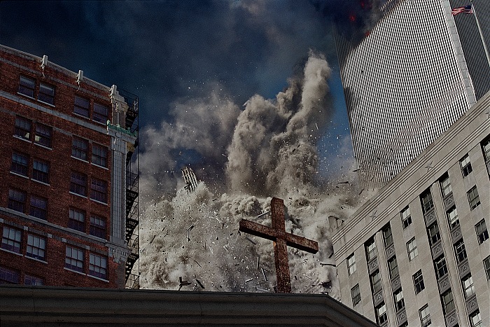 James Nachtwey, The south tower of the World Trade Center collapsing following the attacks. For months after the September 11 attacks, rescue workers continued to work in thick dust, clearing the site, which came to be known as Ground Zero, USA, New York, 2001.  James Nachtwey/Trustees of Dartmouth College